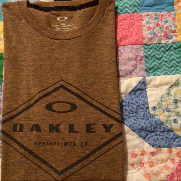 Men’s Oakley t-shirt NWOT - Picture 5 of 7